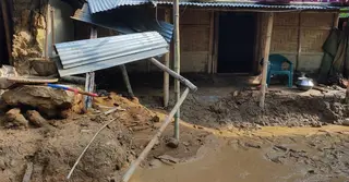 ধলাই নদীর ঢলে কুরমা চা বাগান এলাকায় শতাধিক ঘরবাড়ি প্লাবিত